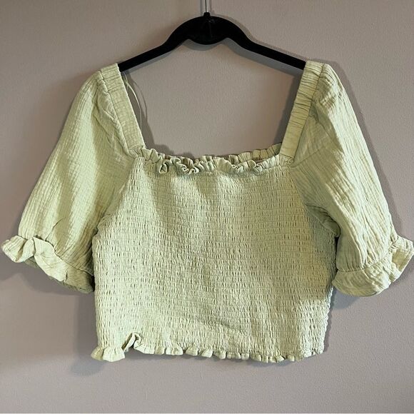 ✨ Sadie & Sage Smocked Crop Top Green Large NWT - Picture 1 of 10